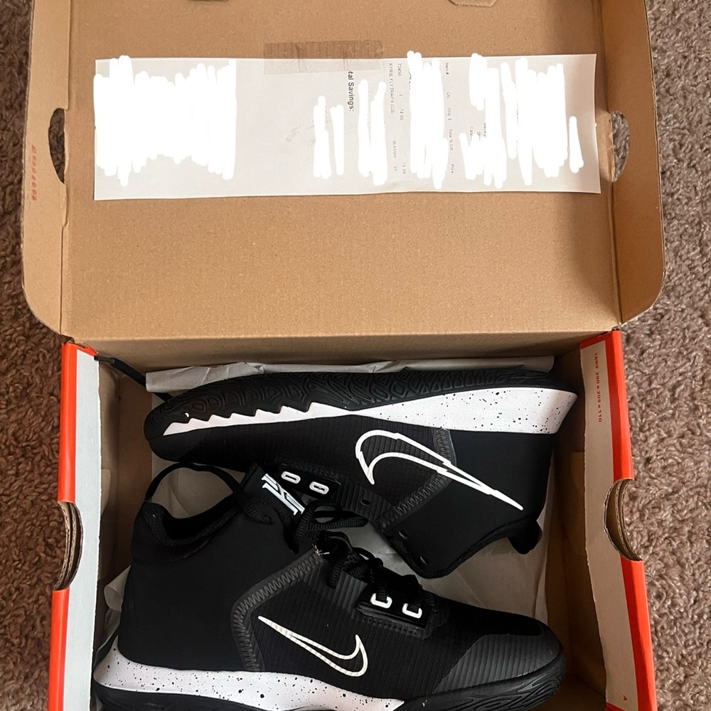 5Y Kyrie Flytrap 4 Sneakers